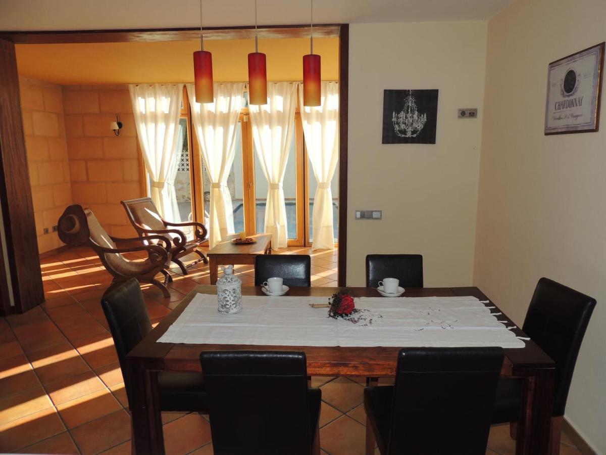 Villa Ca Na Llum Trebeluger ภายนอก รูปภาพ